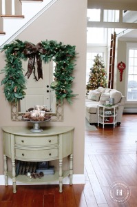 http://findinghomeonline.com/farmhouse-christmas-decorating-home-tour/