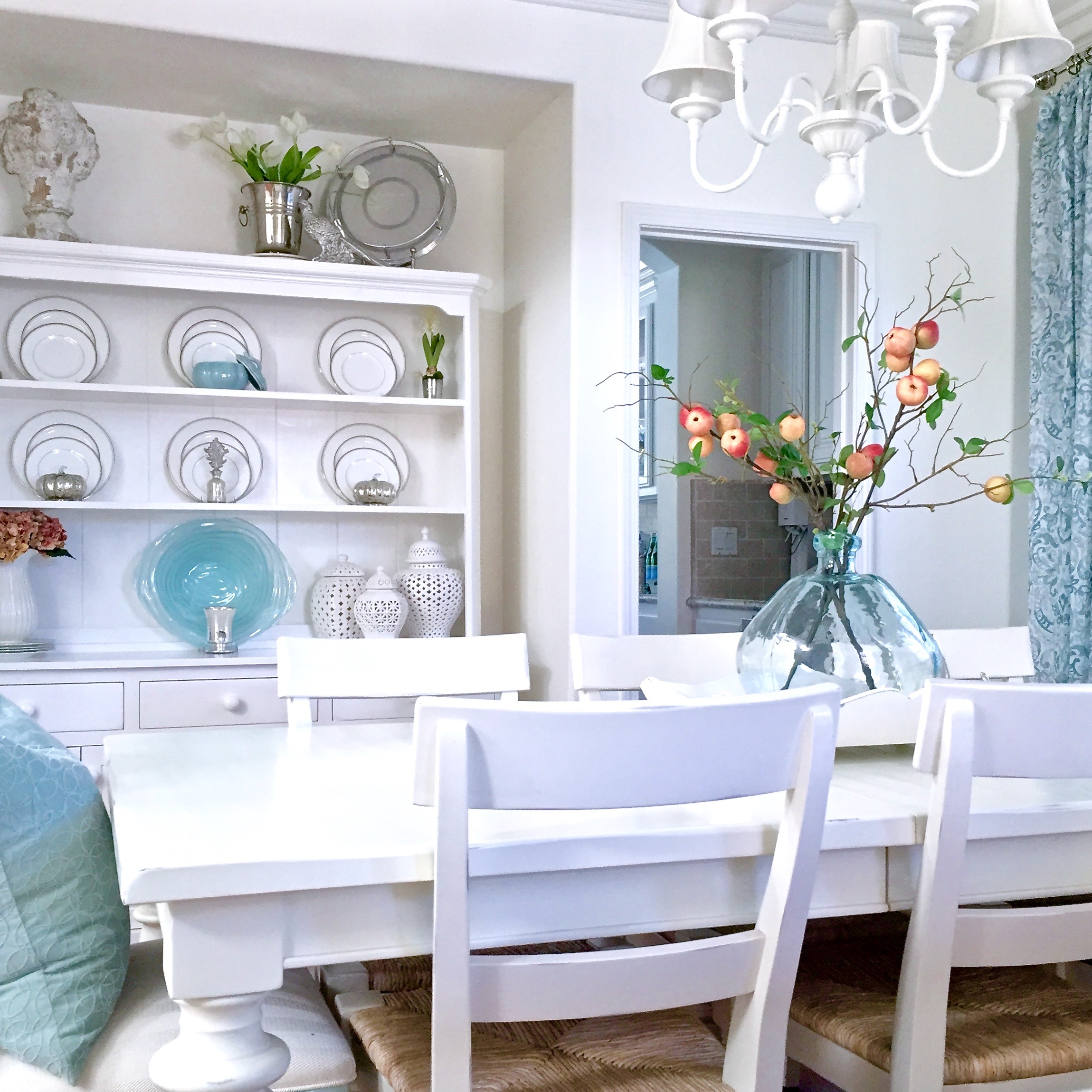 Blue and White Dining Room makeover. https://kristywicks.com