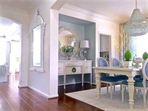 Blue and White Dining Room makeover. https://kristywicks.com