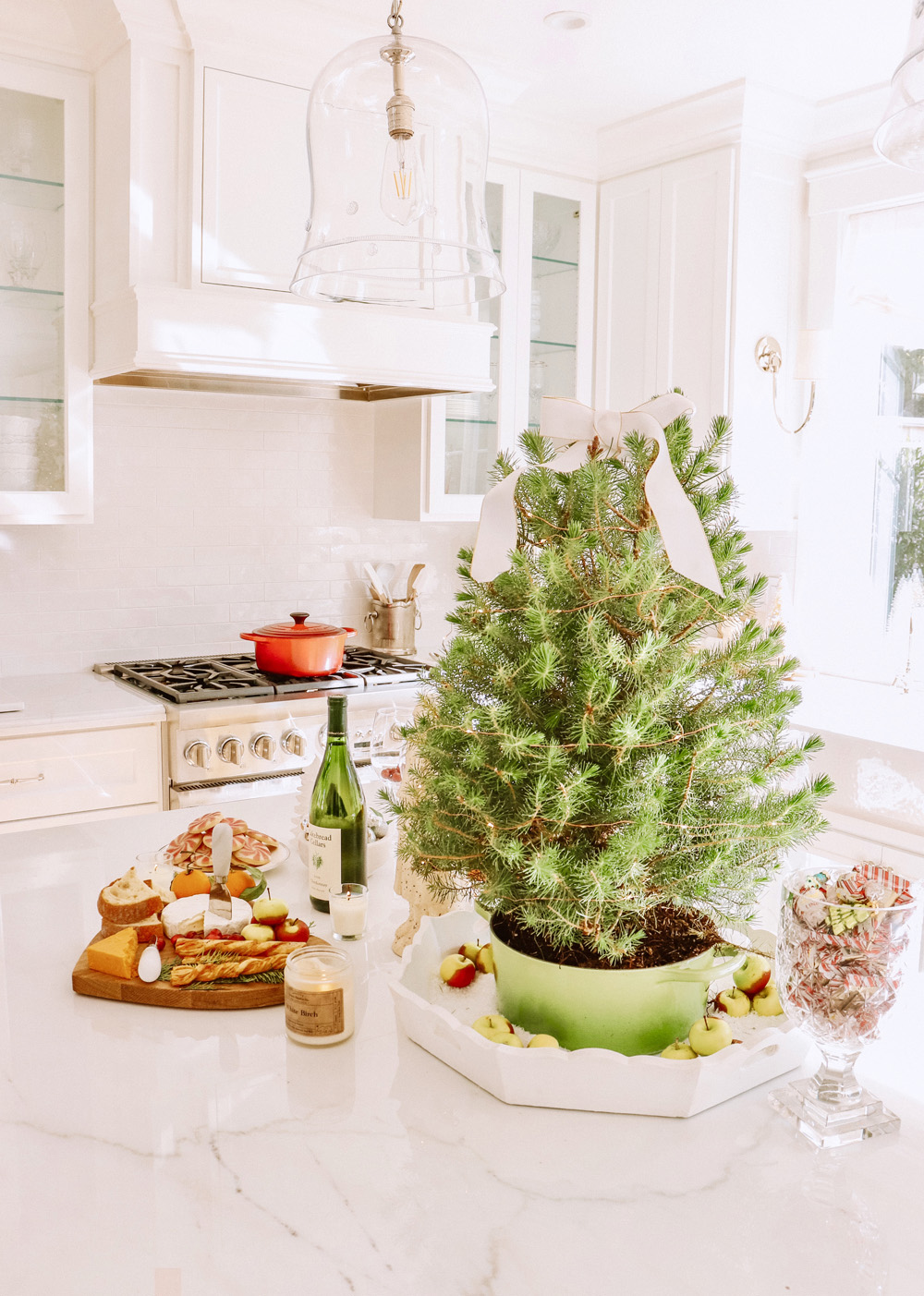 https://kristywicks.com/wp-content/uploads/2018/12/Christmas-Dinner-Party-and-Cookware-Gift-Ideas-Kristy-Wicks.17.jpg