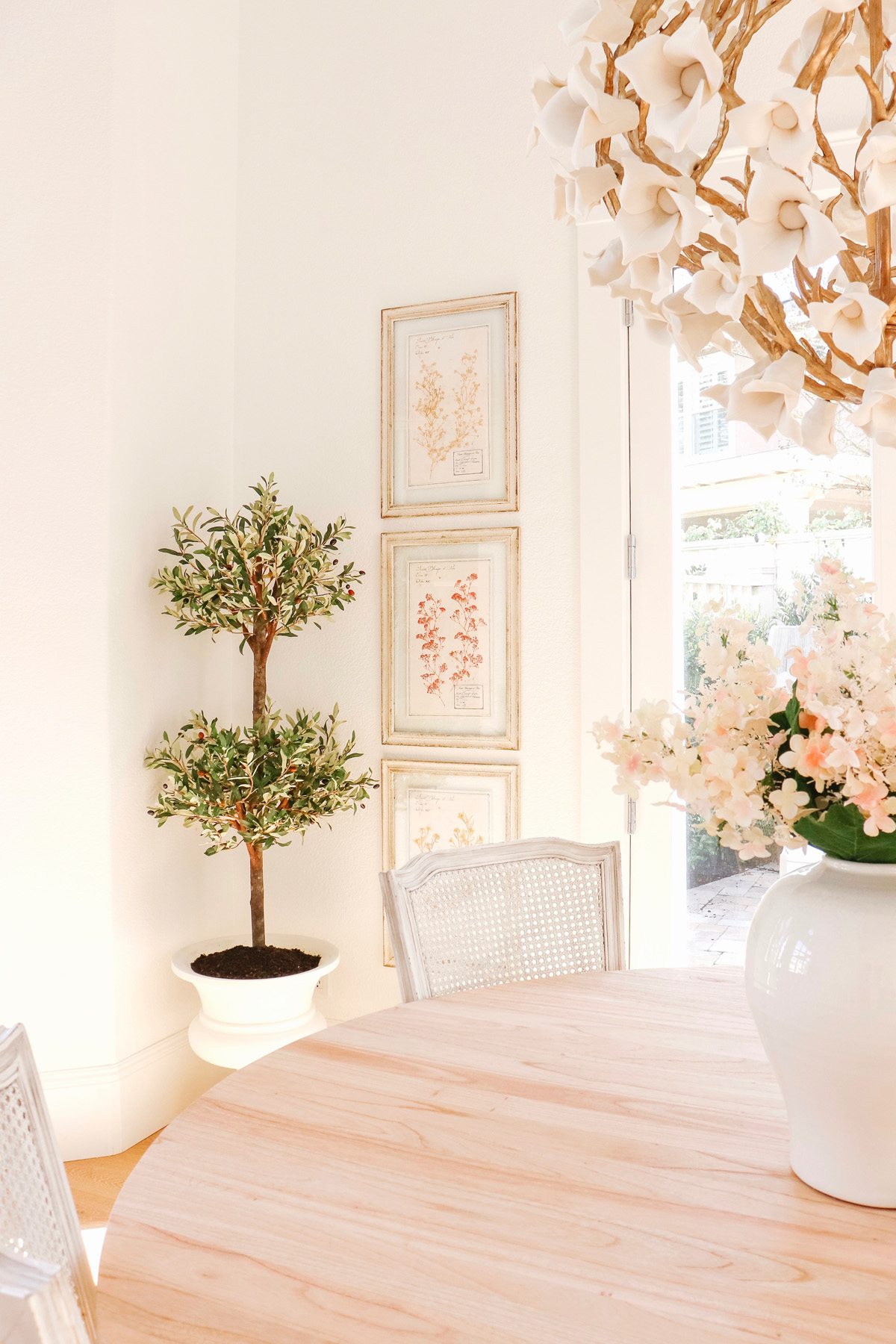 French-Inspired Pedestal Dining Table | Obsessed with this dining room look! | Kristy Wicks