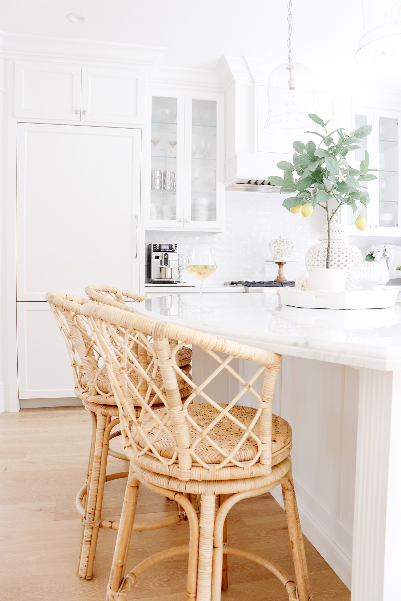 Bringing Texture to the Kitchen with Rattan Stools - Obsessed with my new woven stools! I sourced all of my favorite rattan and woven decor pieces too.  | Kristy Wicks