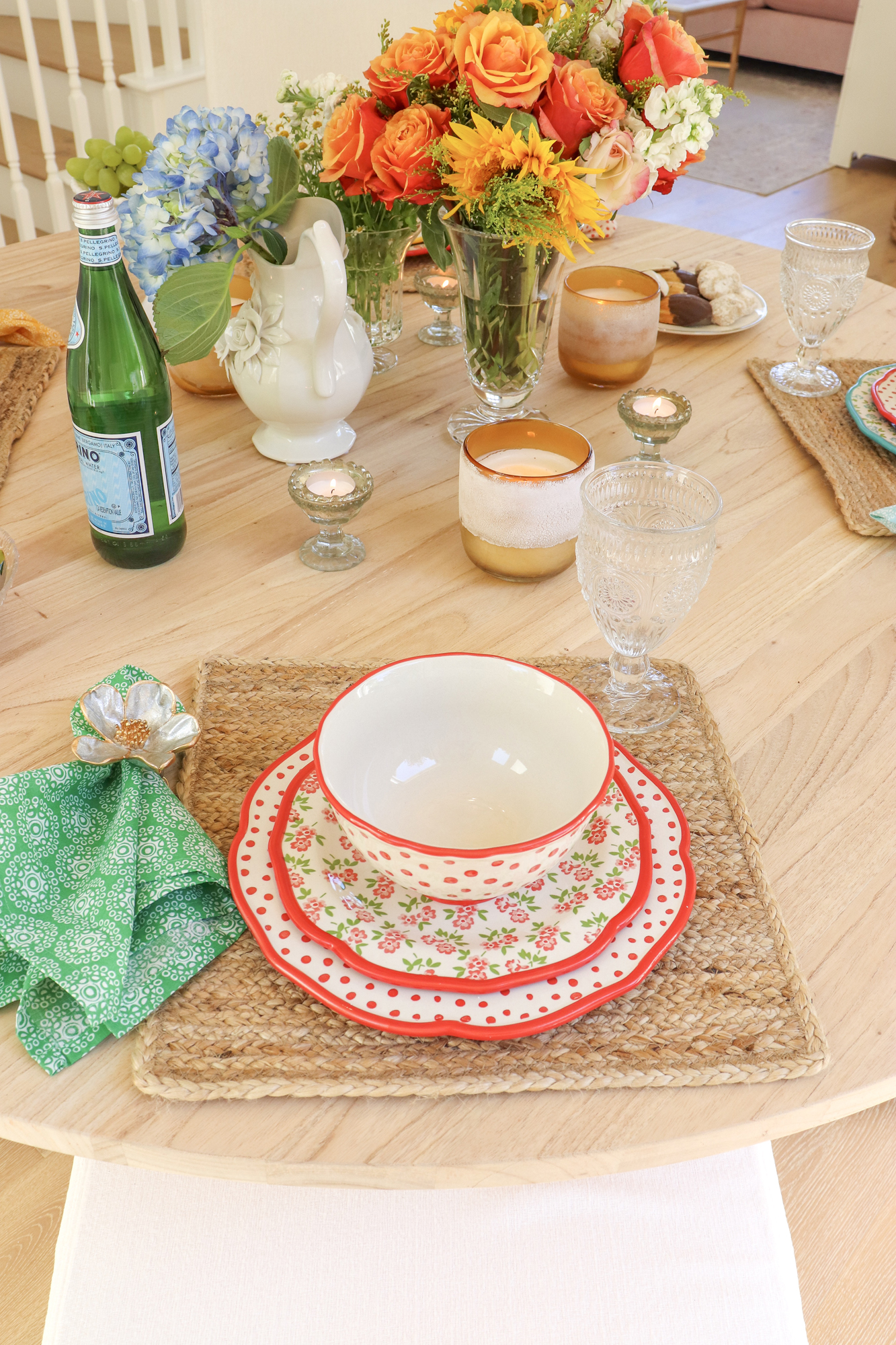 Vintage Inspired Dining Ideas - Adorable and Affordable Dinnerware options.. how to host your friends and make it a throwback event! 