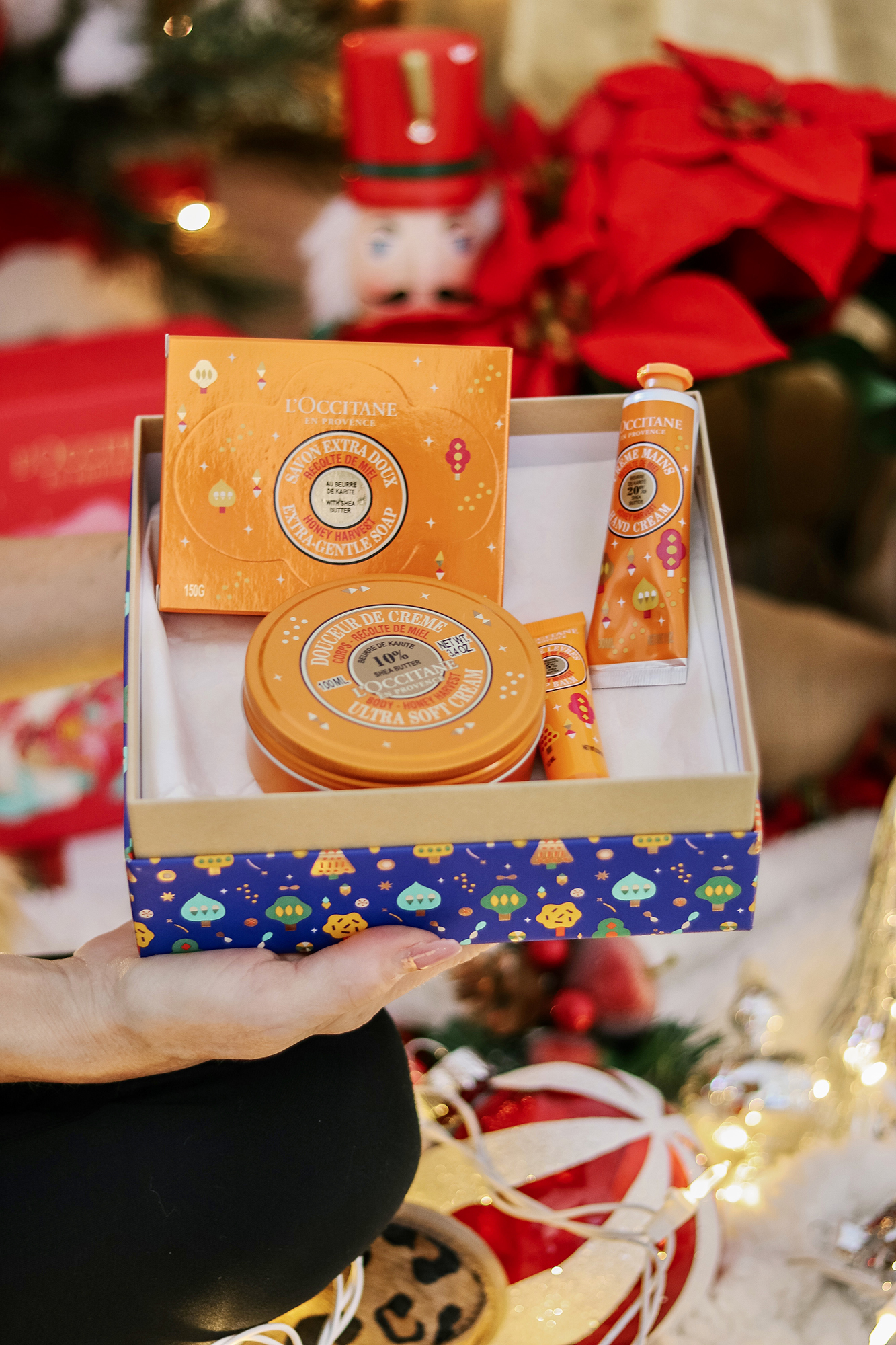 L'Occitane Holiday Beauty Gift Set Guide 2019 - Affordable & on-sale beauty gifts from the French company L'Occitane! All so beautiful. 